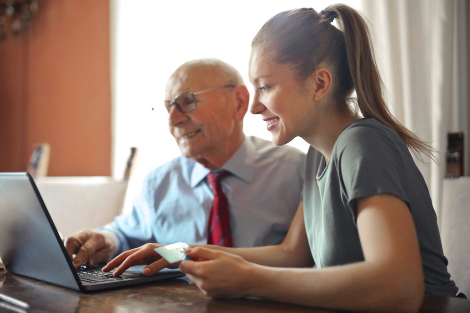 10 online jobs in Kenya that pay through M-Pesa
